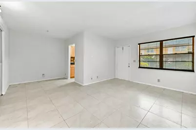 240 Croton Avenue #102, Lantana, FL 33462 - Photo 4