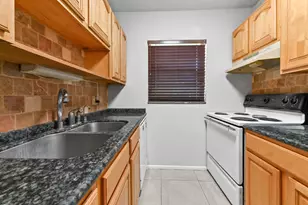 240 Croton Ave, Lantana, FL 33462 - Photo 8