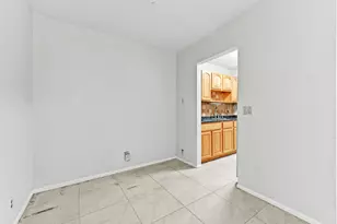 240 Croton Ave, Lantana, FL 33462 - Photo 6
