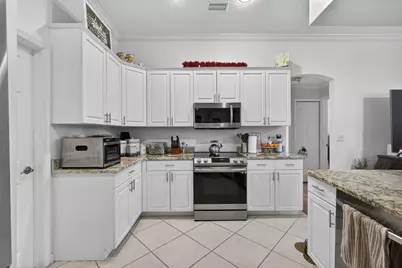 146 Fernwood Crescent, Royal Palm Beach, FL 33411 - Photo 10