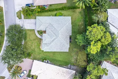 146 Fernwood Crescent, West Palm Beach, FL 33411 - Photo 12