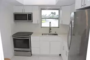 2531 W Barkley Dr W, West Palm Beach, FL 33415 - Photo 4