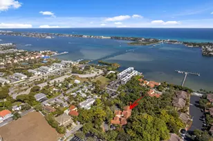 16 Via Lago, Boynton Beach, FL 33435 - Photo 6