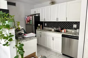 637 Executive Center Dr, West Palm Beach, FL 33401 - Photo 8