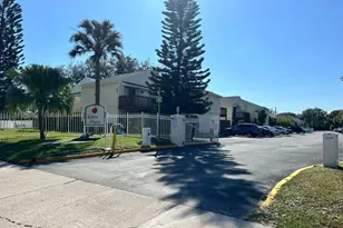 637 Executive Center Dr, West Palm Beach, FL 33401 - Photo 4