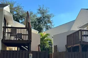 637 Executive Center Dr, West Palm Beach, FL 33401 - Photo 1