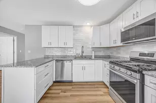 22644 St Thomas Cir, Lutz, FL 33549 - Photo 8