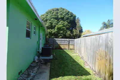 6902 S Plymouth Drive, Lake Worth, FL 33462 - Photo 24