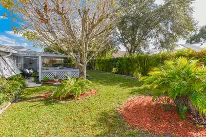 7886 SE Trenton Avenue, Hobe Sound, FL 33455 - Photo 18