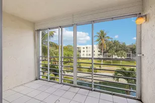 3178 Via Poinciana, Lake Worth, FL 33467 - Photo 8