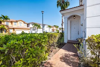 8741 NW 110th Avenue, Doral, FL 33178 - Photo 6