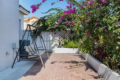 8741 NW 110th Avenue, Doral, FL 33178 - Photo 30