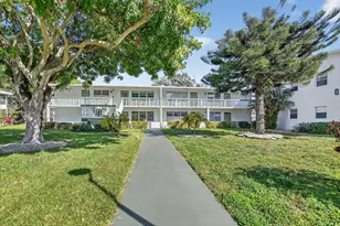 290 Oakridge Q, Deerfield Beach, FL 33442 - Photo 2