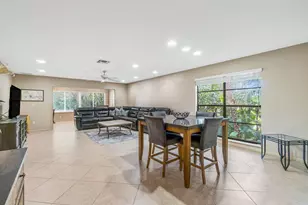 22 Westgate Ln, Boynton Beach, FL 33436 - Photo 2