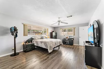 1042 SW 23rd Avenue, Boynton Beach, FL 33426 - Photo 34