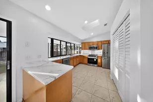 2202 SE Glover St, Port Saint Lucie, FL 34984 - Photo 10