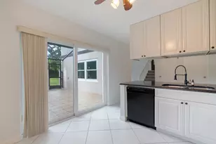 31 Clinton Ct, Royal Palm Beach, FL 33411 - Photo 16