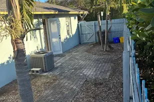 233 W Pine Terrace, West Palm Beach, FL 33405 - Photo 18