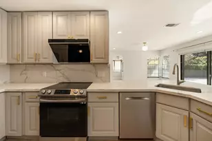 21669 Town Pl Dr, Boca Raton, FL 33433 - Photo 4