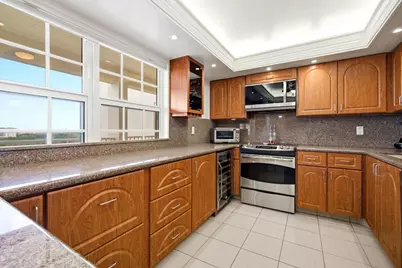 3507 Oaks Way #911, Pompano Beach, FL 33069 - Photo 4