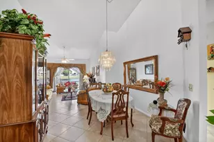 6049 Strawberry Lakes Cir, Lake Worth, FL 33463 - Photo 4