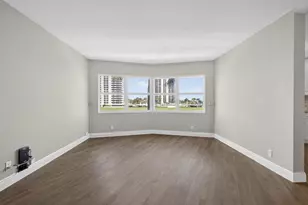 28 Yacht Club Dr, North Palm Beach, FL 33408 - Photo 4