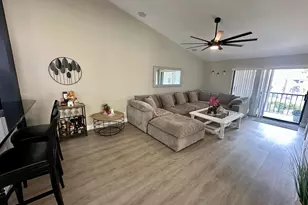 4693 Lucerne Lakes Blvd E, Lake Worth, FL 33467 - Photo 8