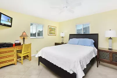2392 SW 11th Avenue, Boynton Beach, FL 33426 - Photo 10