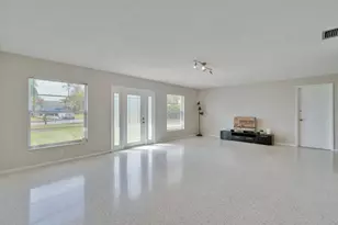 1385 NE Hilltop St, Jensen Beach, FL 34957 - Photo 16