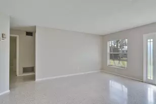 1385 NE Hilltop St, Jensen Beach, FL 34957 - Photo 4