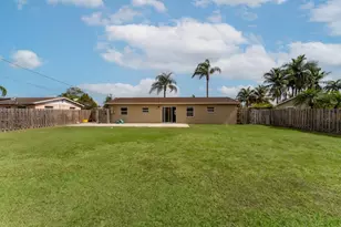 425 Palo Alto Dr, Lake Worth, FL 33461 - Photo 26