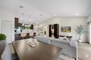 11863 Wimbledon Circle, Wellington, FL 33414 - Photo 2