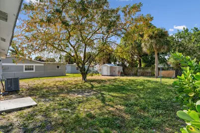 701 NW 2nd Avenue, Deerfield Beach, FL 33441 - Photo 16