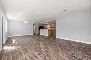 924 SE Dolphin Dr, Stuart, FL 34996 - Photo 10