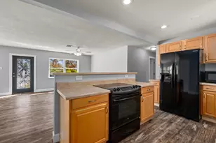 924 SE Dolphin Dr, Stuart, FL 34996 - Photo 14