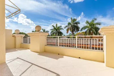 99 SE Mizner Boulevard #323, Boca Raton, FL 33432 - Photo 12
