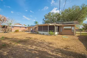 1686 SE Biddle Ln, Port Saint Lucie, FL 34983 - Photo 8