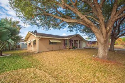 1686 SE Biddle Lane, Port Saint Lucie, FL 34983 - Photo 2