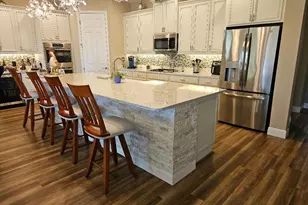 10063 SW Coral Tree Cir, Port Saint Lucie, FL 34987 - Photo 2