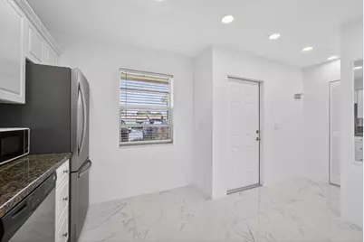 105 Lake Irene Drive, West Palm Beach, FL 33411 - Photo 6