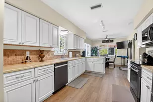 10260 Greentrail Dr N, Boynton Beach, FL 33436 - Photo 16