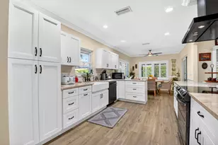 10265 Greentrail Dr N, Boynton Beach, FL 33436 - Photo 24