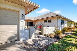 10265 Greentrail Dr N, Boynton Beach, FL 33436 - Photo 4