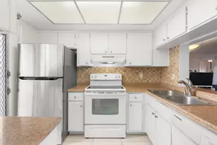 1101 Crystal Lake Dr, Pompano Beach, FL 33064 - Photo 8