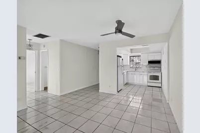 2965 Crosley Drive W #B, West Palm Beach, FL 33415 - Photo 2