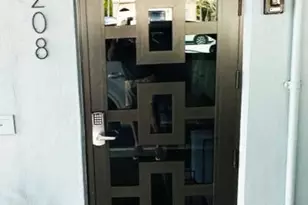 208 S Lakeside Dr, Lake Worth Beach, FL 33460 - Photo 2