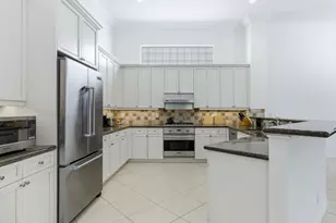 401 Via Placita, Palm Beach Gardens, FL 33418 - Photo 6