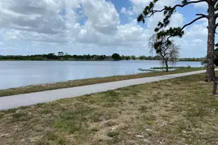 2840 Lake Osborne Dr, Lake Worth Beach, FL 33461 - Photo 24