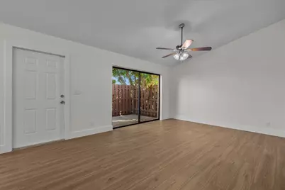 402 Springdale Circle #40-B, Lake Worth, FL 33461 - Photo 8