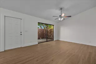 402 Springdale Cir, Lake Worth, FL 33461 - Photo 8